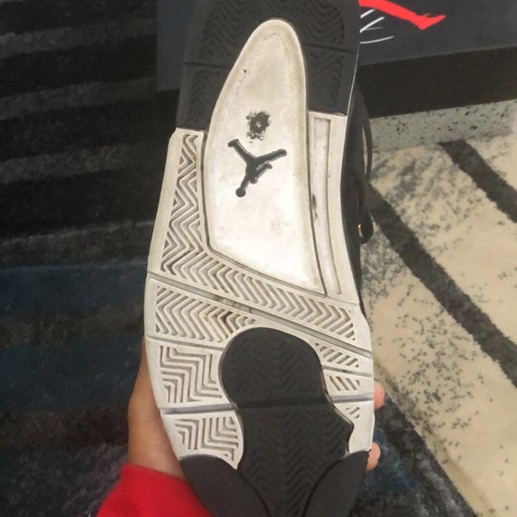 AIR JORDAN 4 RETRO - Picture 4 of 6